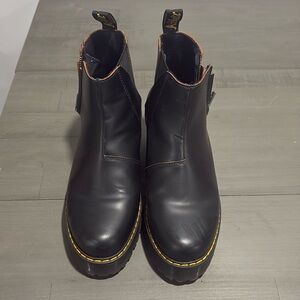 Doc Martens Chelsea Boots